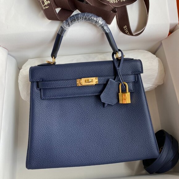 Classic Hermes Kelly Bag: A Stylish and Versatile Choice for Elegance - Picture 1 of 4